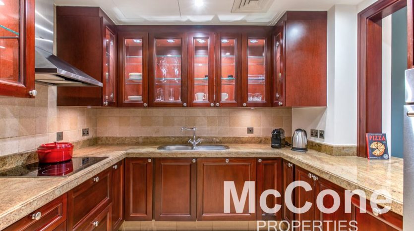Apartment on Old Town, Dubai, 1 bedroom, 76.27 m2 / per year