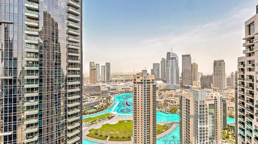 Apartment on Burj Khalifa, Dubai, 3 bedrooms, 141 m2 / per year