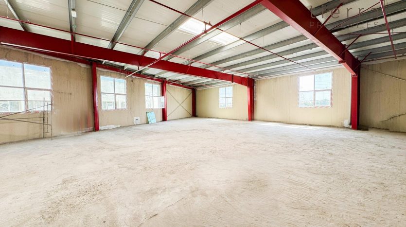 Warehouse on Al Khawanizh, Dubai, 659.6 m2 / per year