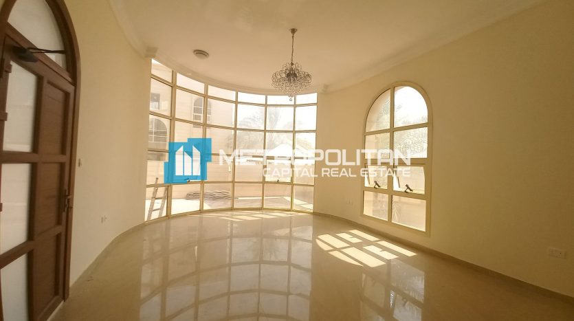 Villa on Khalifa City, Abu-Dhabi, 5 bedrooms, 665.8 m2 / per year