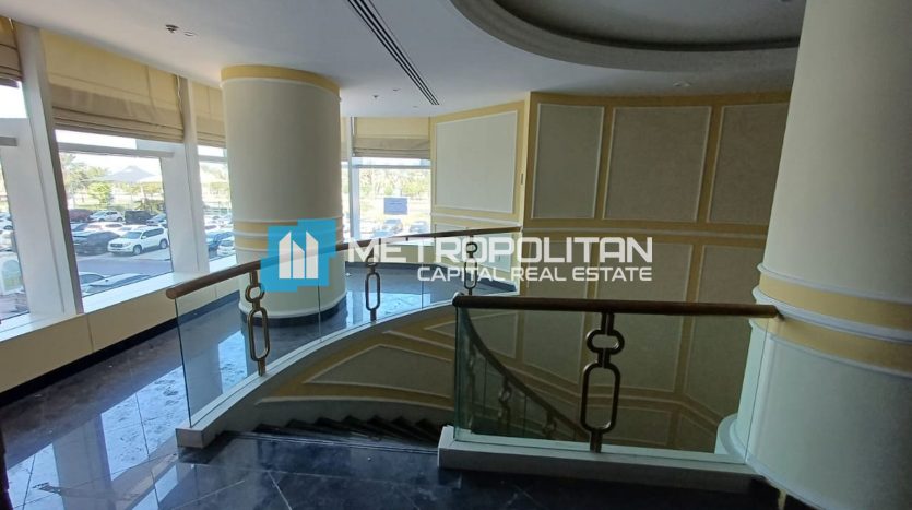 Магазин в Corniche Road, Абу-Даби, 399.9 м2 / в год