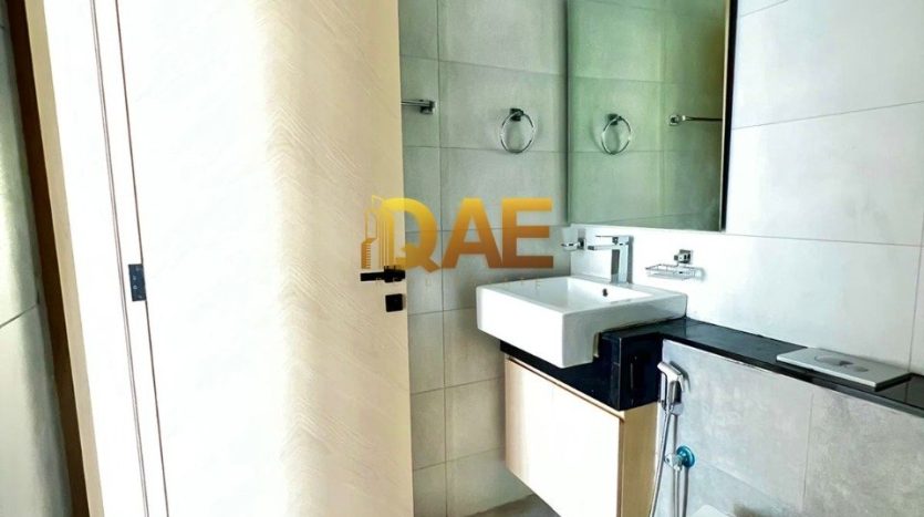Apartment on Al Jaddaf, Dubai, 3 bedrooms, 1428 m2 / per month