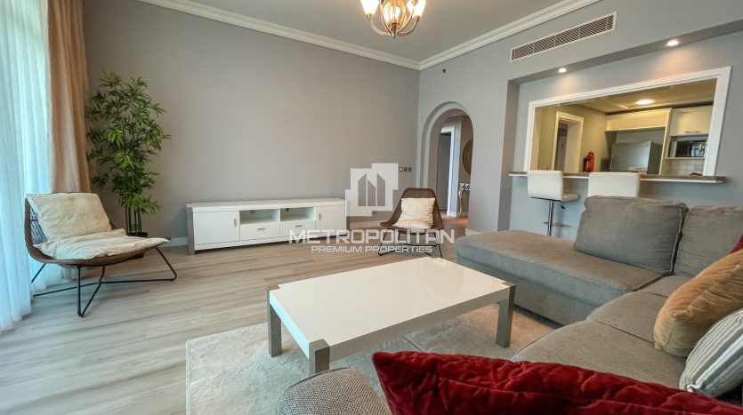 Apartment on Palm Jumeirah, Dubai, 2 bedrooms, 144 m2 / per year