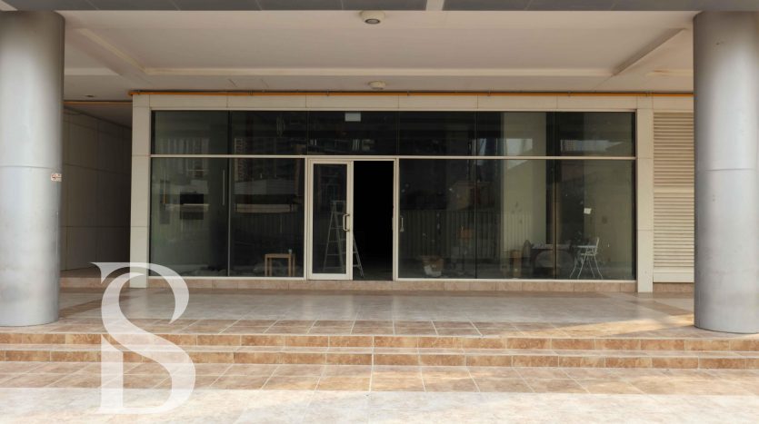 Shop on Business Bay, Dubai, 445.4 m2 / per year