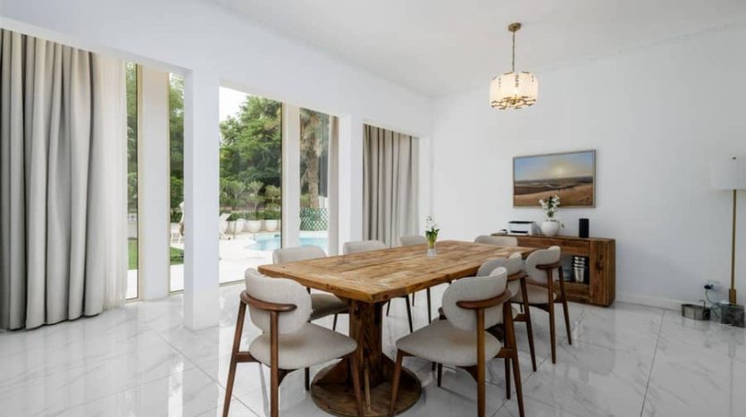 Villa on Arabian Ranchez, Dubai, 5 bedrooms, 860 m2 / per year