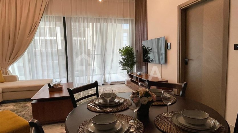 Apartment on Business Bay, Dubai, 2 bedrooms, 123.7 m2 / per year