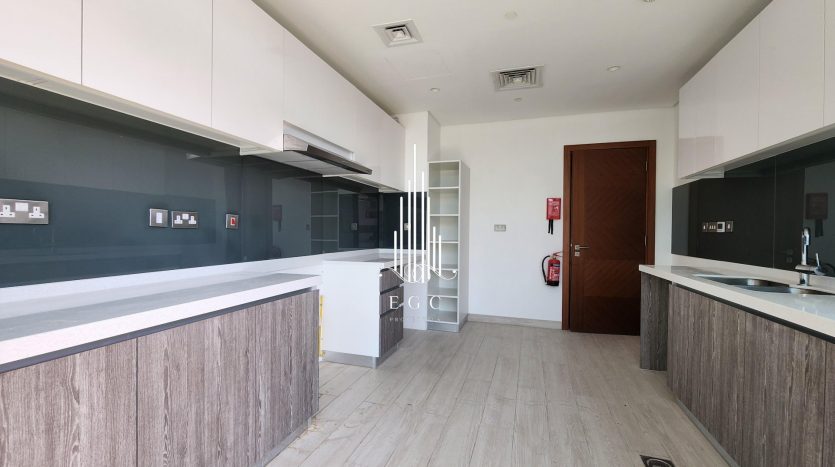 Apartment on Tourist Club Area, Abu-Dhabi, 2 bedrooms, 111.5 m2 / per year