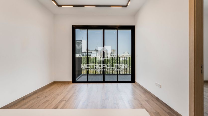 Apartment on Jumeirah Village Circle, Dubai, 1 bedroom, 75 m2 / per year