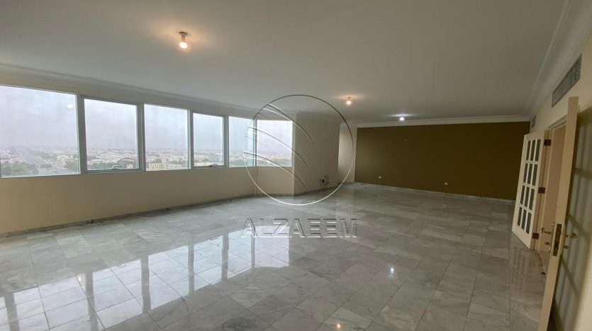 Apartment on Al Khalidiya, Abu-Dhabi, 4 bedrooms, 297 m2 / per year