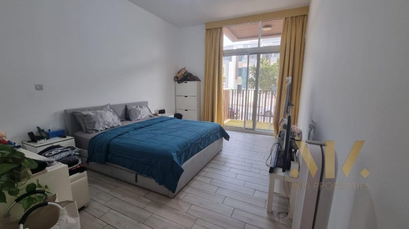 Apartment on Jumeirah Village Circle, Dubai, 2 bedrooms, 165.3 m2 / per year