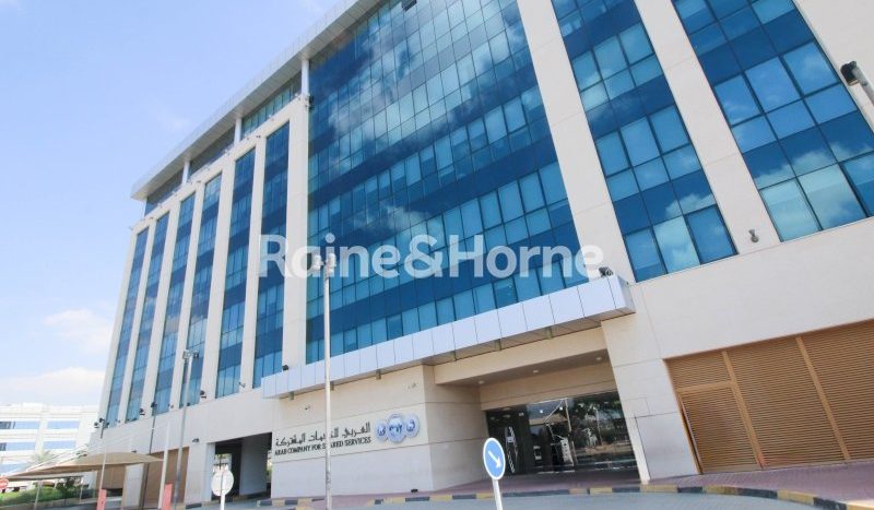 Office on Academy City, Dubai, 610.1 m2 / per year
