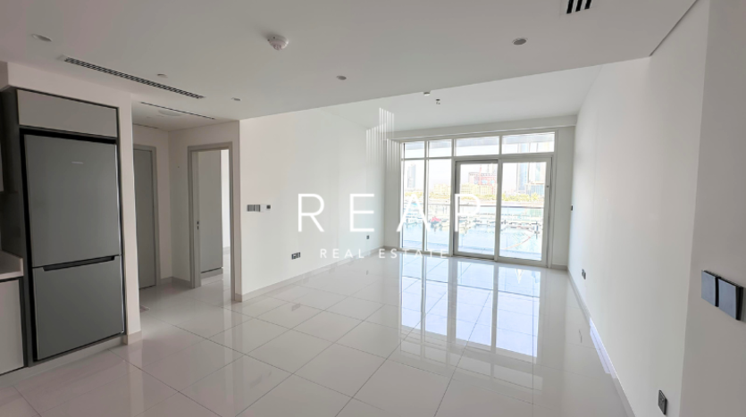 Apartment on Dubai Harbour, Dubai, 1 bedroom, 83.7 m2 / per year