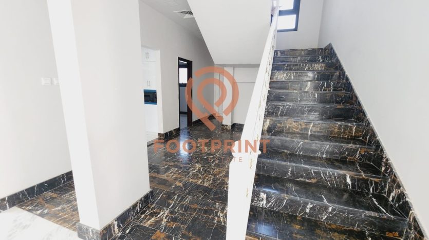 Villa on Al Furjan, Dubai, 6 bedrooms, 580.6 m2  | Foto 3