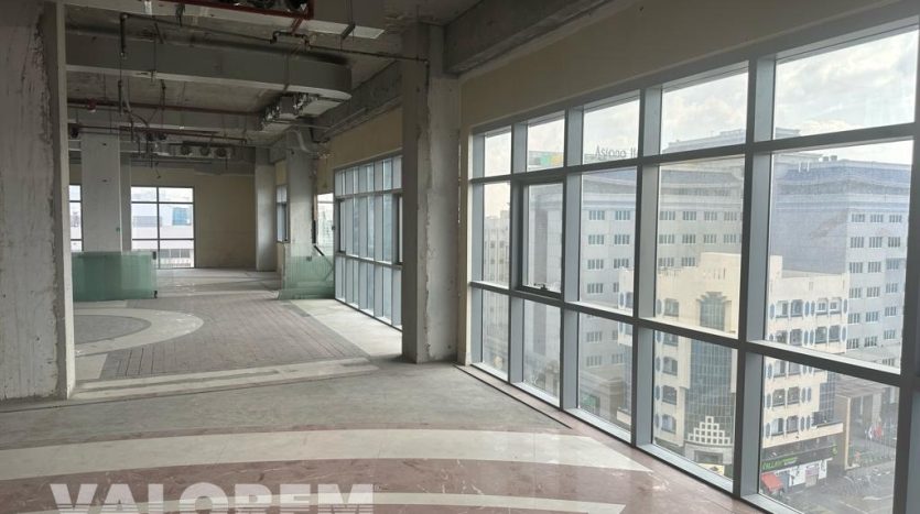 Office on Deira, Dubai, 341.2 m2 / per year