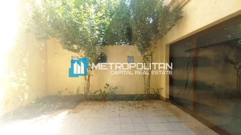 Villa on Al Salam Street, Abu-Dhabi, 4 bedrooms, 288 m2 / per year