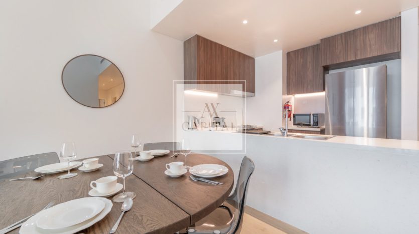 Apartment on Jumeirah, Dubai, 2 bedrooms, 112.1 m2 / per year