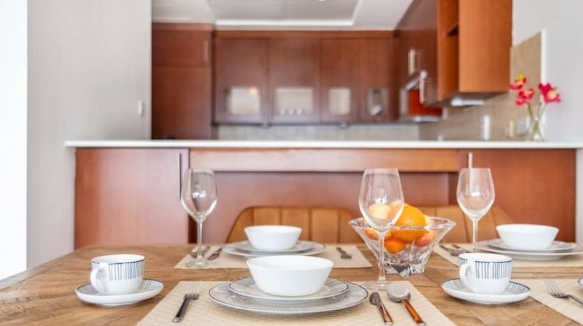 Apartment on The Views, Dubai, 1 bedroom, 76 m2 / per year