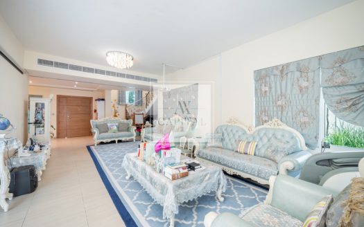 Вилла в Jumeirah Park, Дубай, 4 спальни, 510 м2 / в год