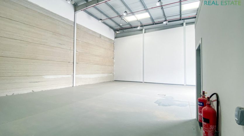 Warehouse on RAK FTZ, Ras-al-khaimah, 400 m2 / per year