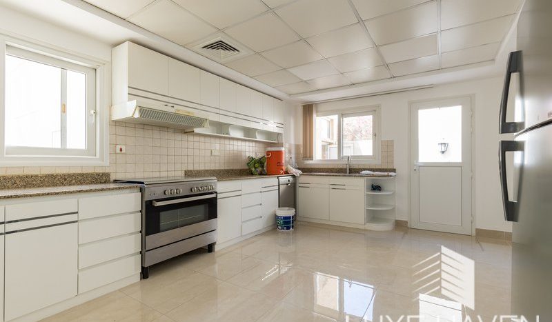 Вилла в Meadows, Дубай, 5 спален, 353.5 м2 / в год