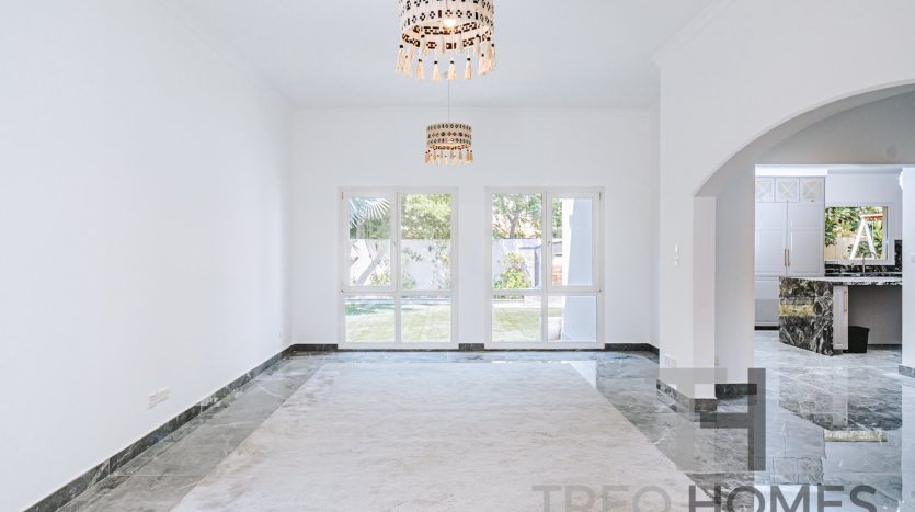 Villa on Meadows, Dubai, 5 bedrooms, 437 m2 / per year