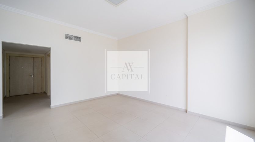 Apartment on Jumeirah Beach Residence, Dubai, 2 bedrooms, 159.1 m2 / per year