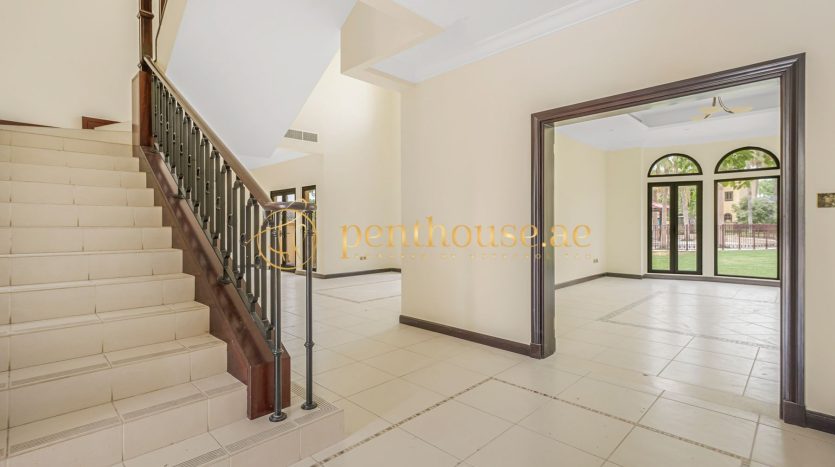 Villa on Palm Jumeirah, Dubai, 4 bedrooms, 469 m2 / per year