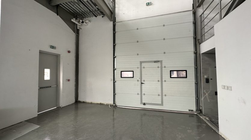 Warehouse on Al Qusais, Dubai, 260.1 m2 / per year