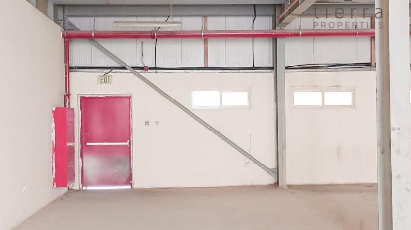 Warehouse on Ras Al Khor, Dubai, 678.2 m2 / per year