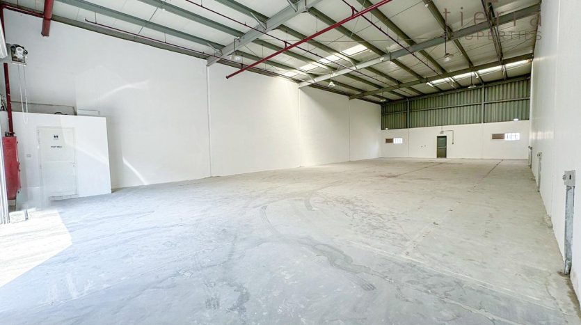Коммерческая недвижимость в Al Quoz, Дубай, 329.8 м2 / в год