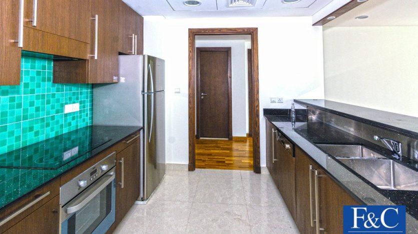 Apartment on DIFC, Dubai, 2 bedrooms, 162.6 m2 / per year