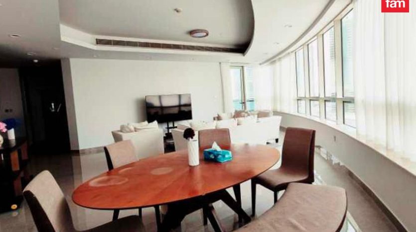 Apartment on Dubai Marina, 4 bedrooms, 227.7 m2 / per year