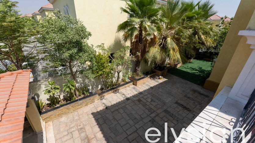Вилла в Jumeirah Park, Дубай, 3 спальни, 602 м2 / в год
