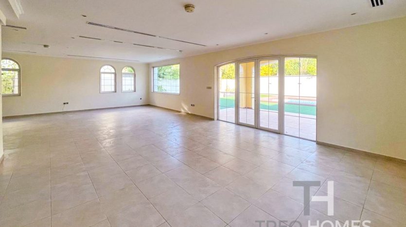 Villa on Jumeirah Park, Dubai, 4 bedrooms, 403 m2 / per year