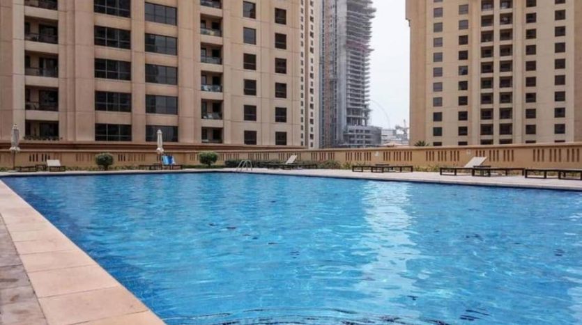 Apartment on Jumeirah Beach Residence, Dubai, 4 bedrooms, 288 m2 / per year