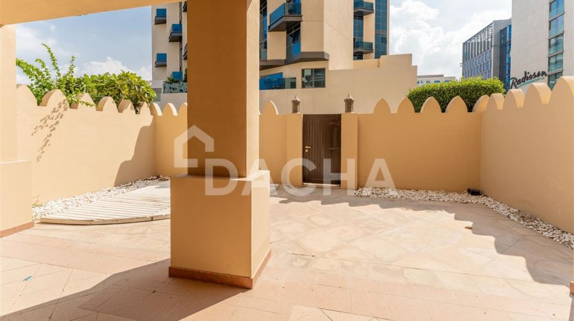 Townhouse on Palm Jumeirah, Dubai, 3 bedrooms, 463.4 m2 / per year