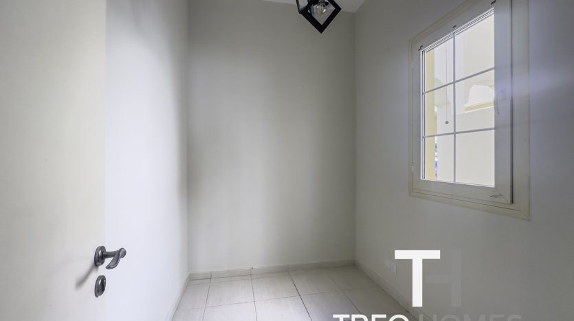 Villa on The Springs, Dubai, 2 bedrooms, 153 m2 / per year