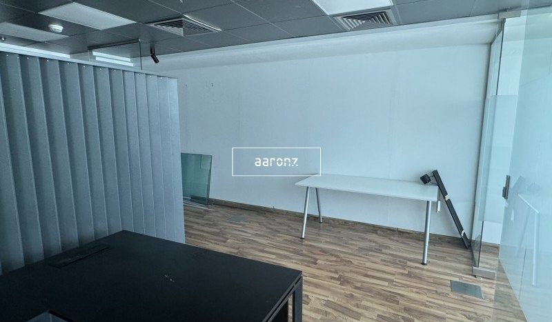 Office on Business Bay, Dubai, 59 m2 / per year
