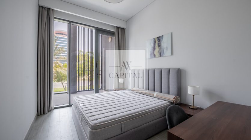 Apartment on Business Bay, Dubai, 2 bedrooms, 148.1 m2 / per year