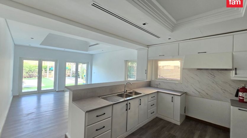 Villa on Al Furjan, Dubai, 3 bedrooms, 659.7 m2 / per year