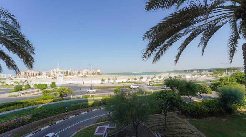 Apartment on Saadiyat Island, Abu-Dhabi, 3 bedrooms, 201 m2 / per year
