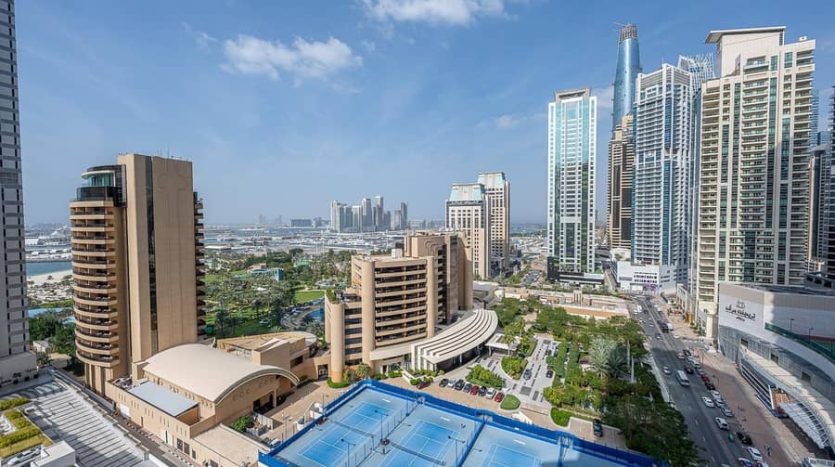 Apartment on Jumeirah Beach Residence, Dubai, 3 bedrooms, 198 m2 / per year