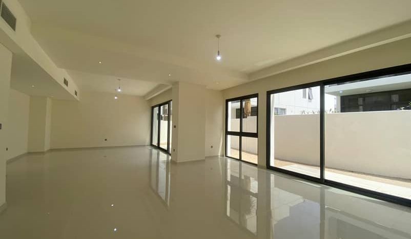 Villa on DAMAC Hills (Akoya by DAMAC), Dubai, 6 bedrooms, 378 m2 / per year