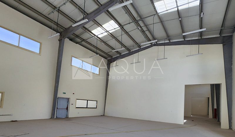 Warehouse on Jabal Ali, Dubai, 696.8 m2 / per year