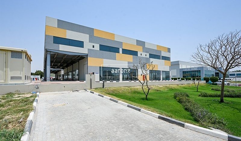 Магазин в Дубай Инвестмент Парк, Дубай, 5574.1 м2 / в год