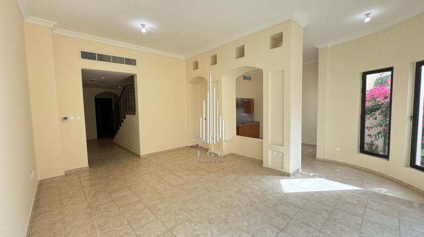 Villa on Al Khalidiya, Abu-Dhabi, 4 bedrooms, 276 m2 / per year