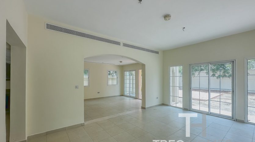 Вилла в Jumeirah Village Triangle, Дубай, 2 спальни, 250 м2 / в год