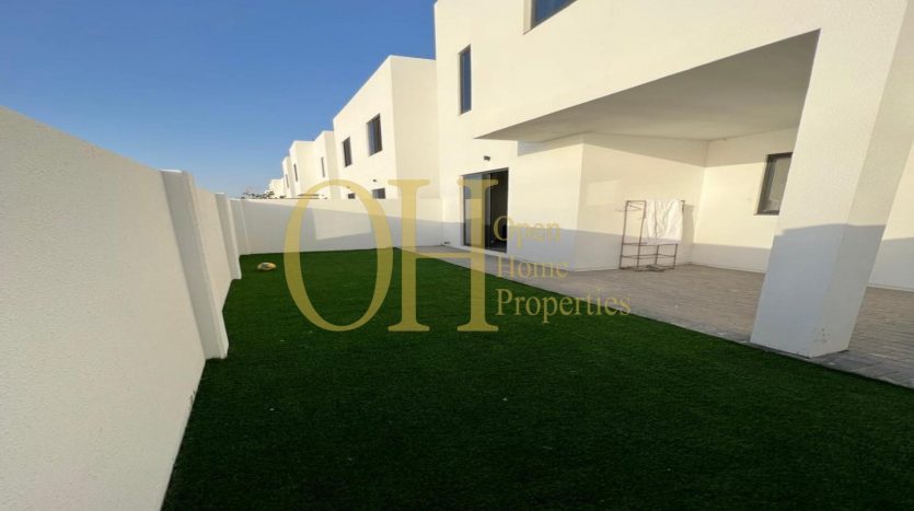 Townhouse on Al Ghadeer, Abu-Dhabi, 3 bedrooms, 199.5 m2 / per year