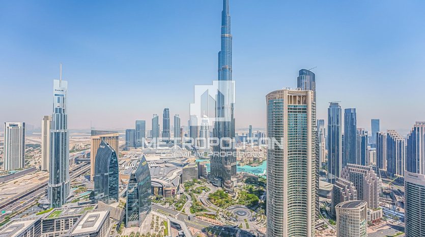 Apartment on Downtown Burj Dubai, 3 bedrooms, 448 m2 / per year