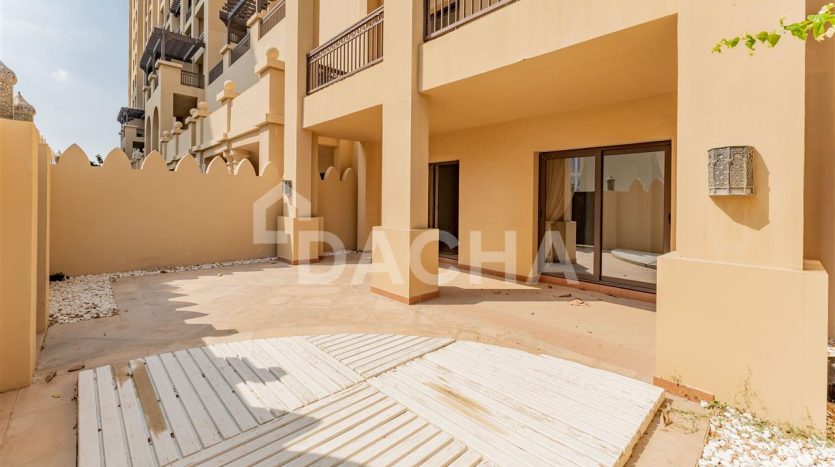 Townhouse on Palm Jumeirah, Dubai, 3 bedrooms, 463.4 m2 / per year